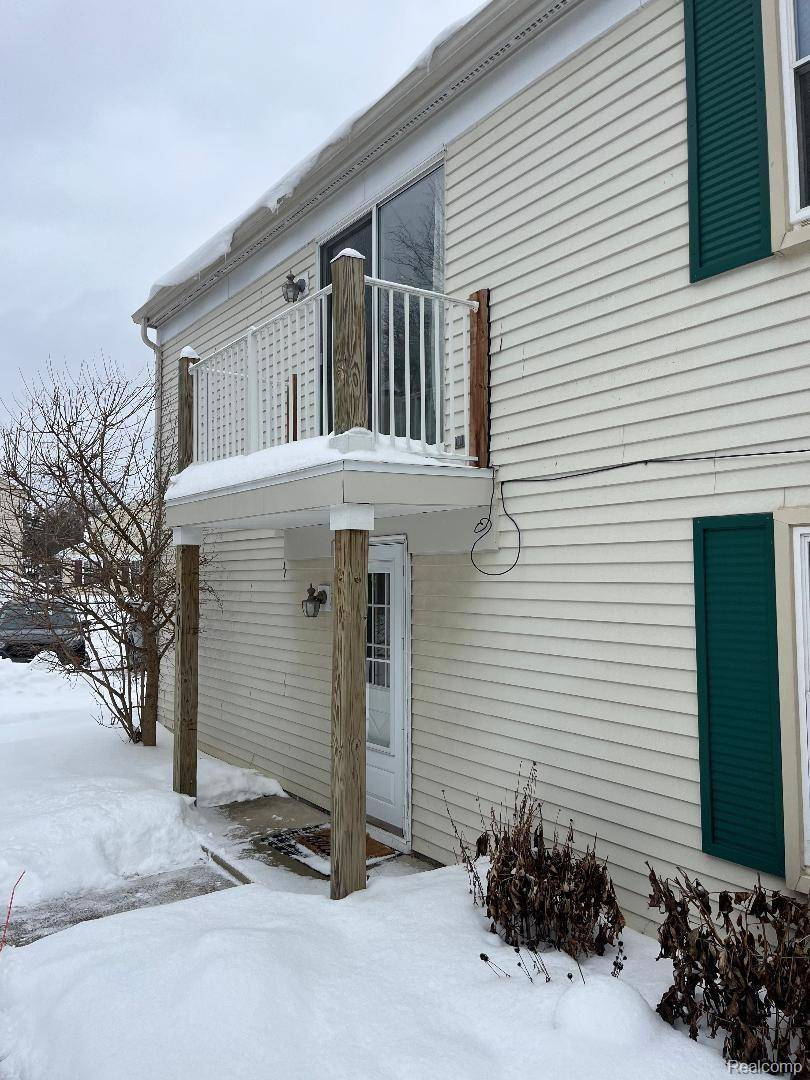 Homes for sale - 3201 Heatherstone CT, Lake Orion, MI 48360 