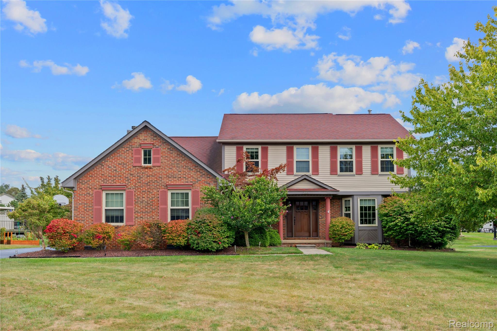 2185 Chestnut Circle, Lake Orion Village, MI, 48360
