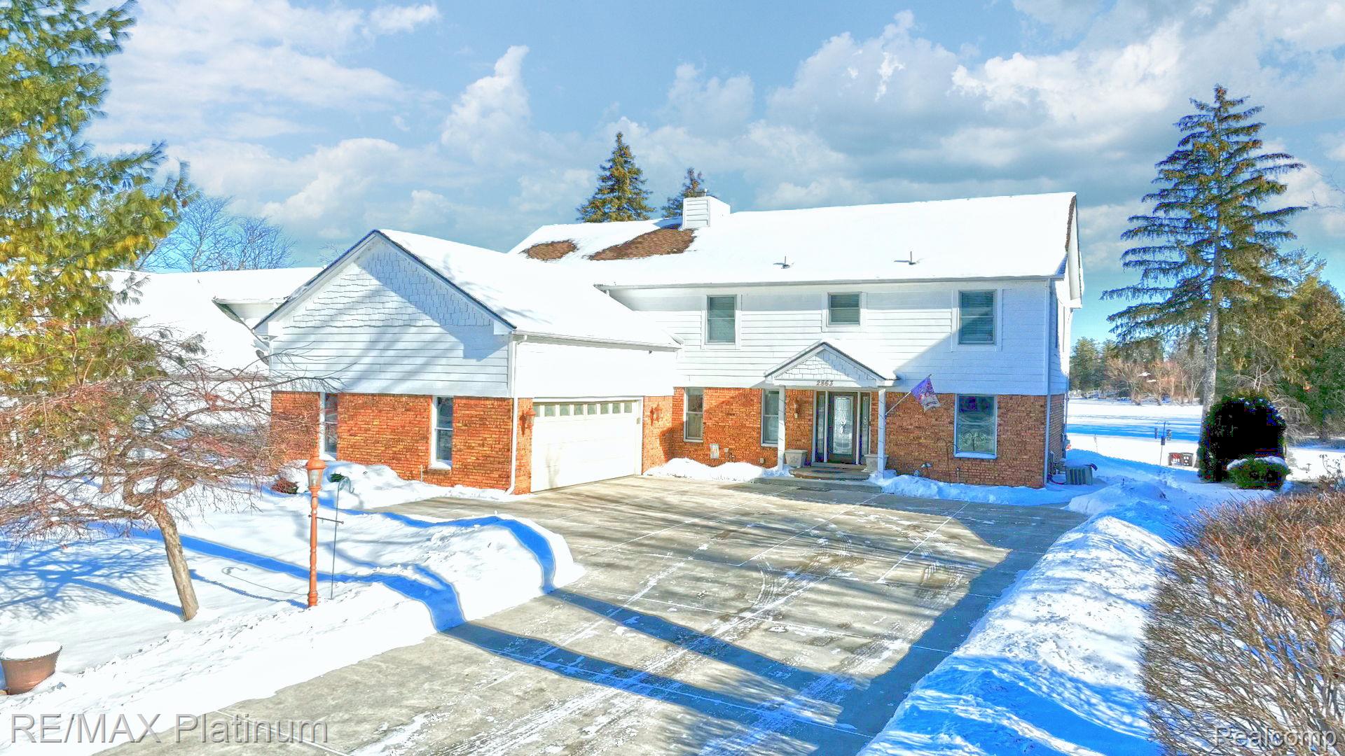 2863 Walmsley Circle Drive, Orion Charter Township, MI, 48360