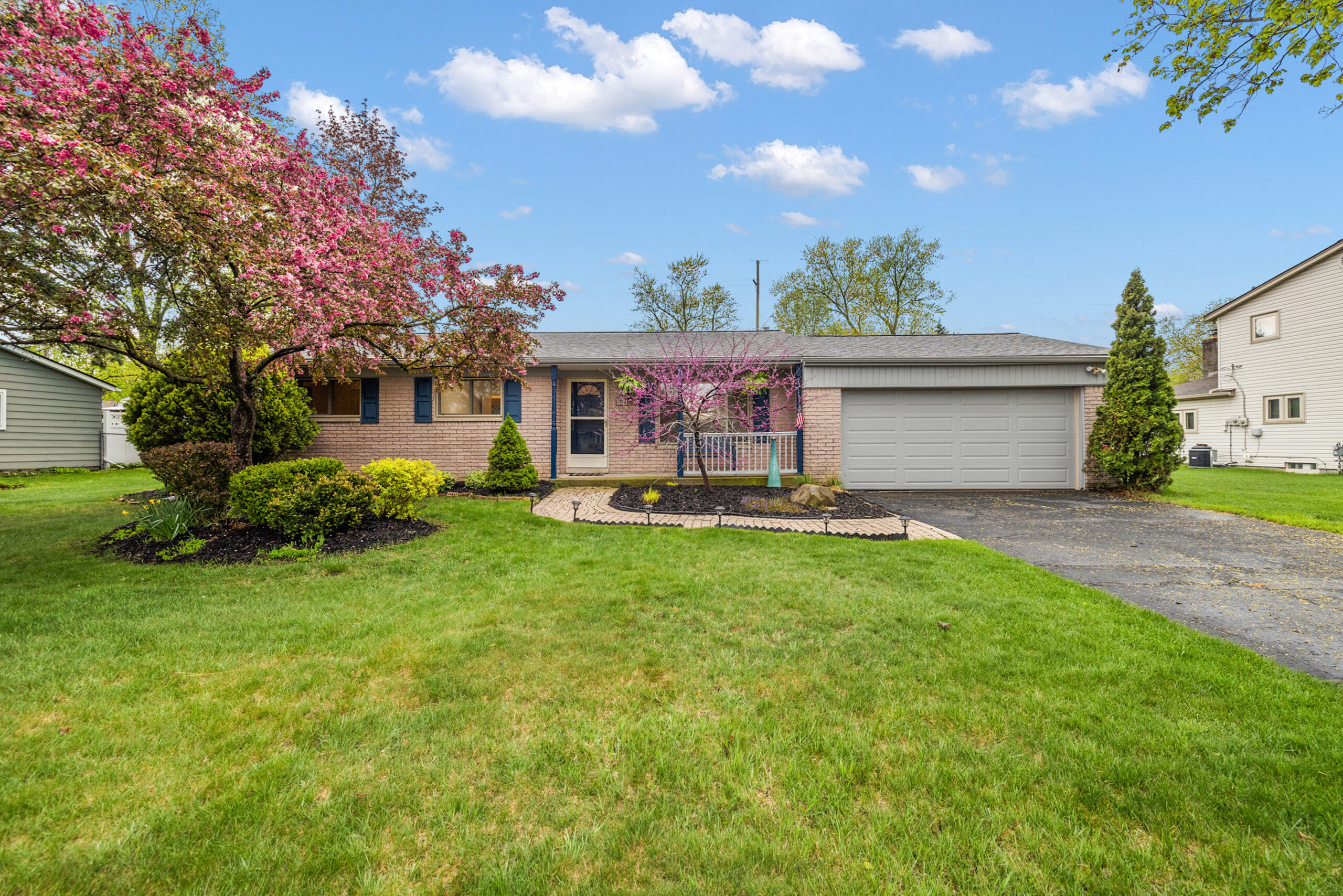 NEW ON MARKET! 4887 Crestbrook Dr., Waterford Twp., MI 48328
