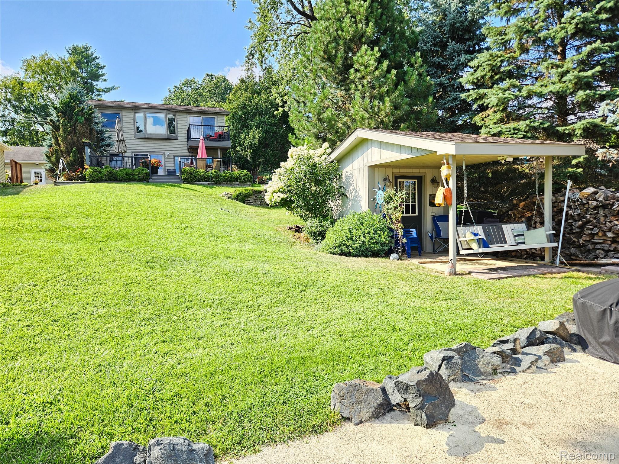 1325 Beach Drive, Orion Charter Township, MI, 48360