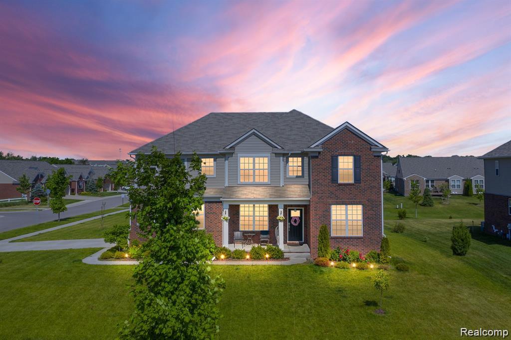 2017 Gunnison Street, Lake Orion Village, MI, 48360