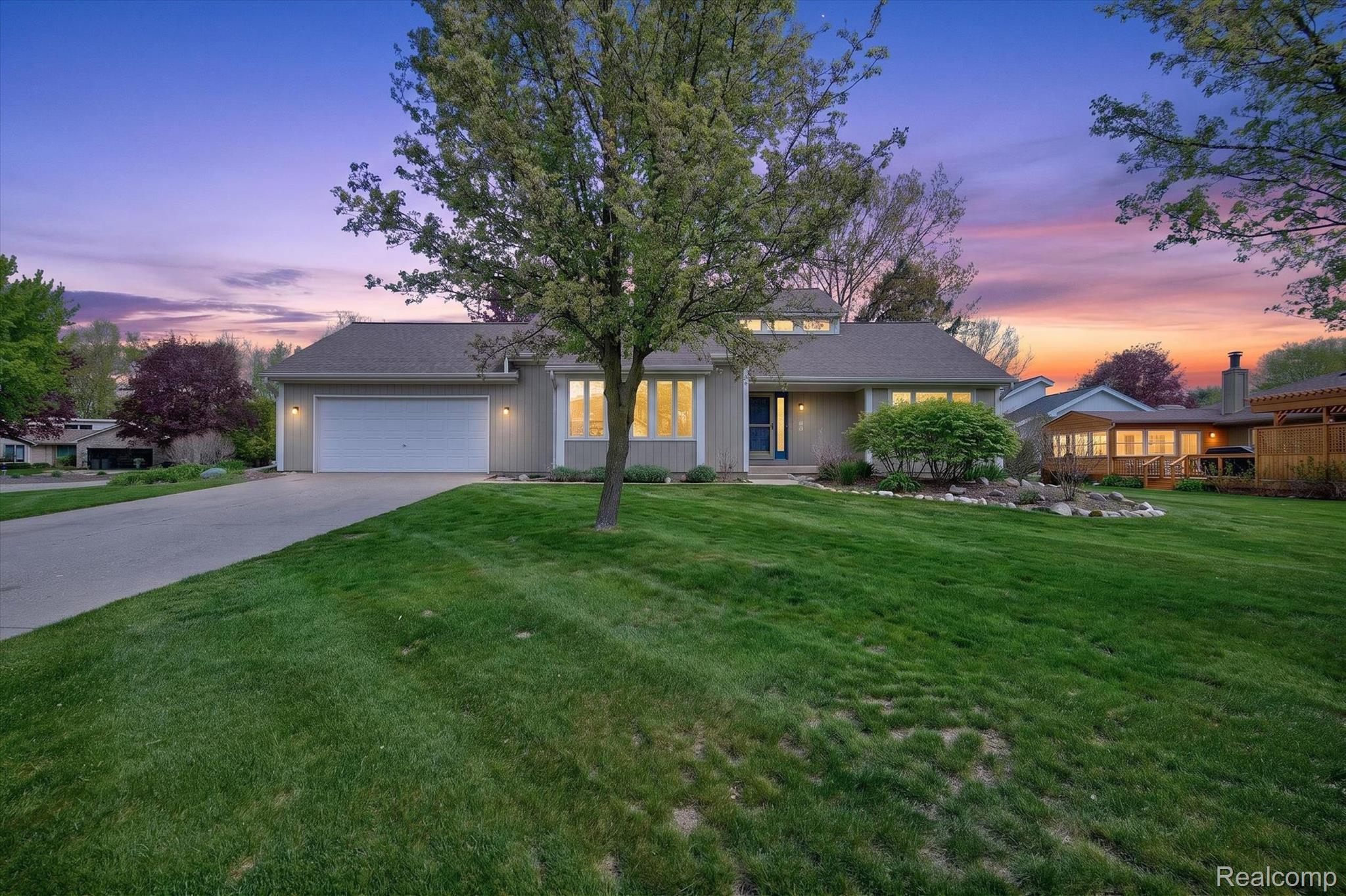 2476 Cedar Key Drive, Orion Charter Township, MI, 48360