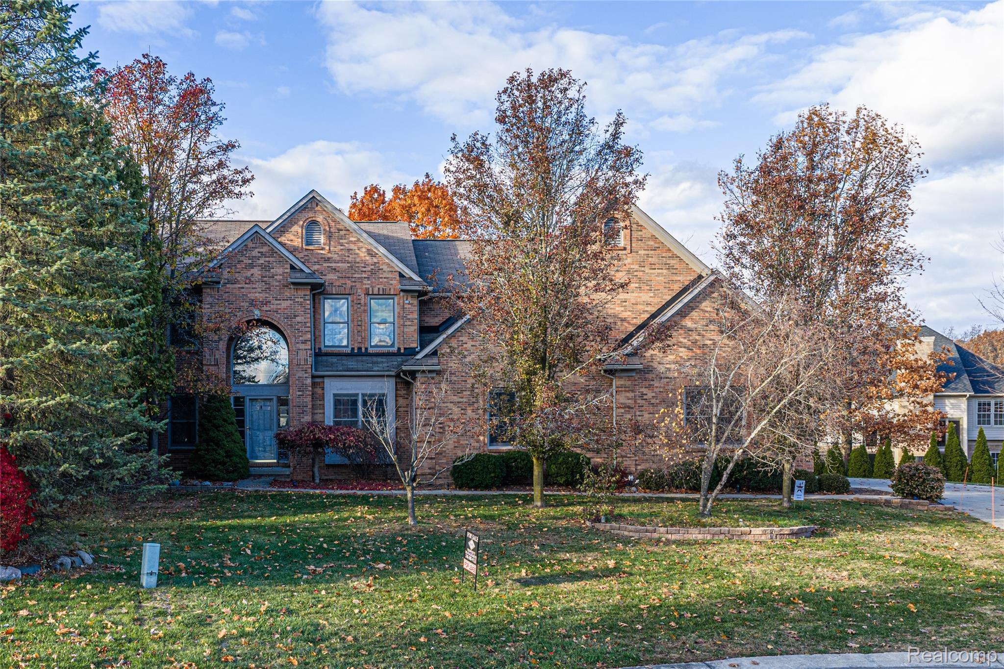View Details, Orion Charter Township, MI, 3904 Kaeleaf Road Type Single Family Size 3,681 SqFt Rooms 4 Beds + 3.5 Baths 3904 Kaeleaf Road, Orion Charter Township, MI