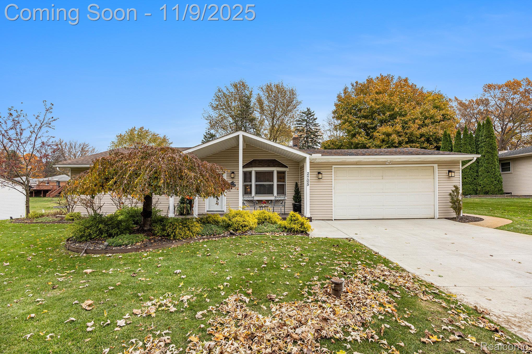 2705 Semloh Street, Lake Orion Village, MI, 48360
