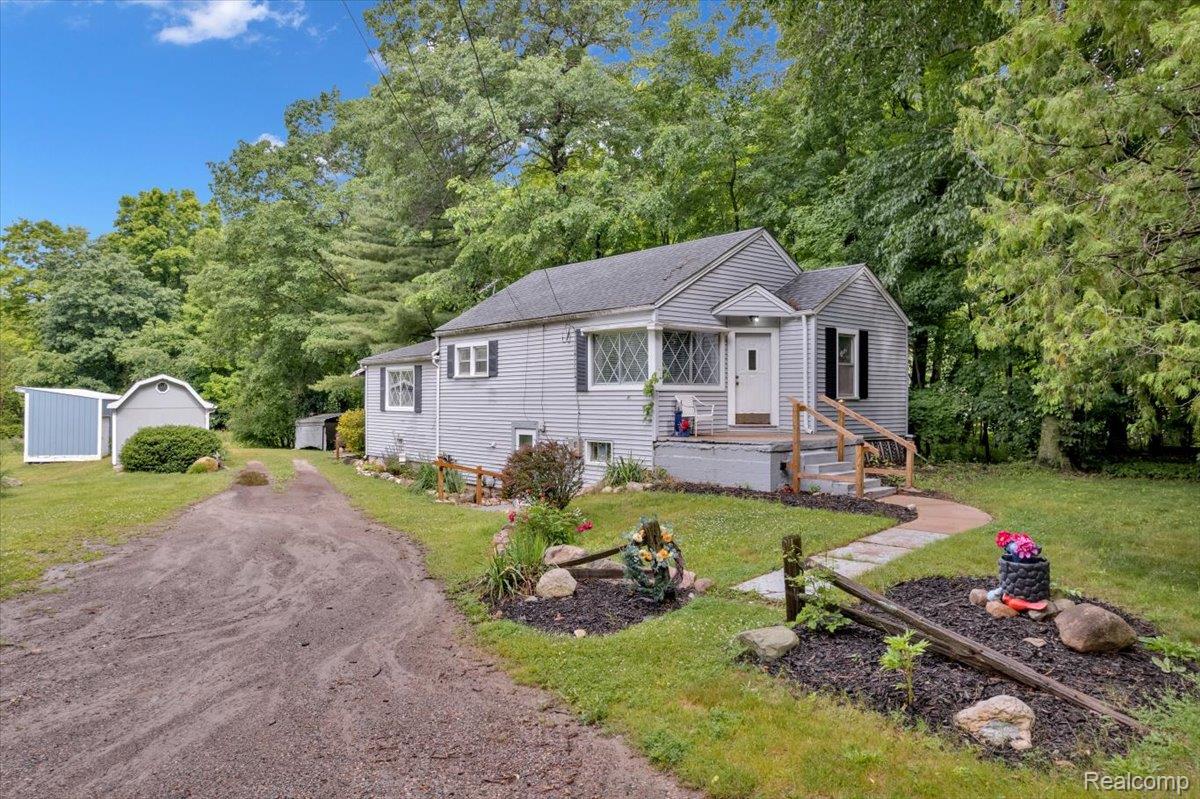 4155 Mill Lake Road, Lake Orion Village, MI, 48360