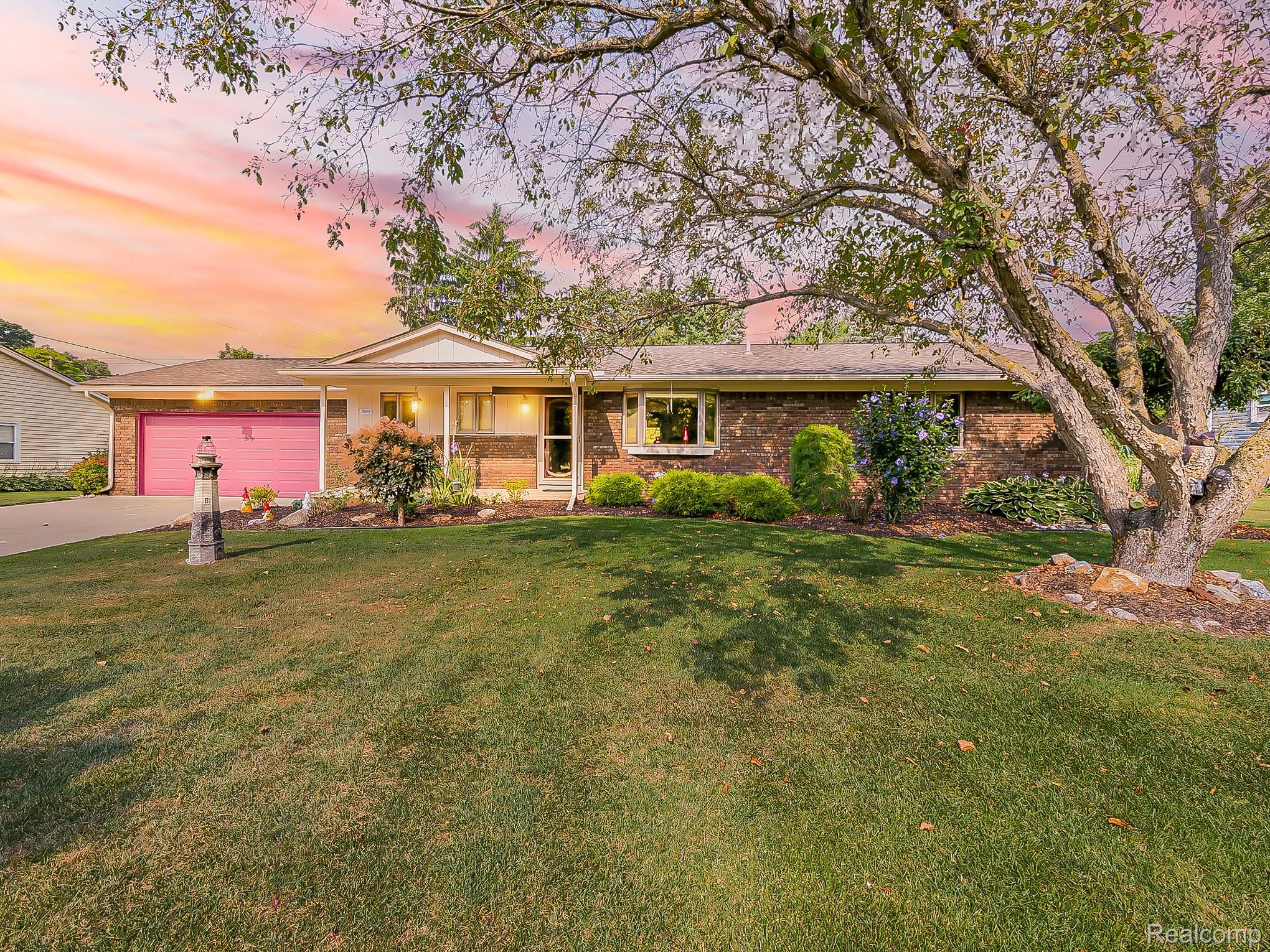 2658 Freeman Drive, Lake Orion Village, MI, 48360