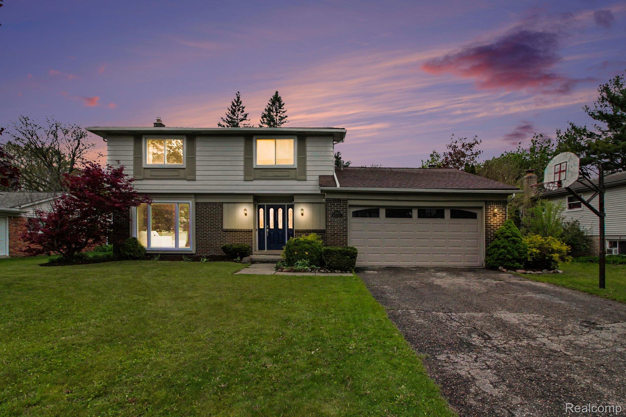 2964 Walmsley Circle Drive, Orion Charter Township, MI, 48360
