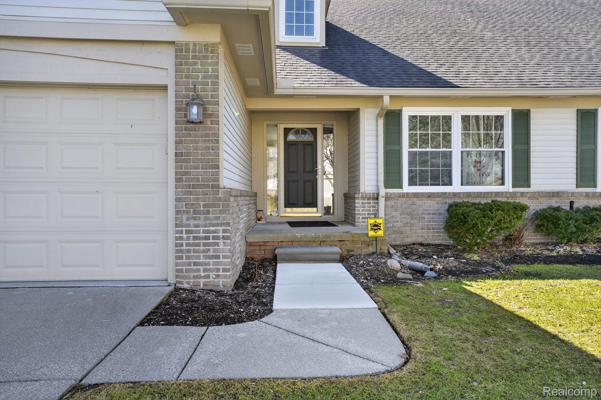 328 Four Seasons Drive, Lake Orion Village, MI, 48360