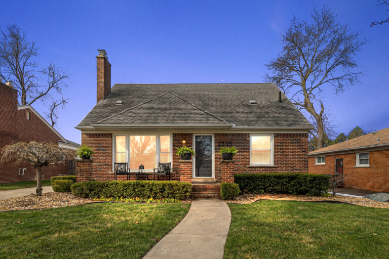 NEW ON MARKET! 2335 Hawkins Ave. Royal Oak, MI