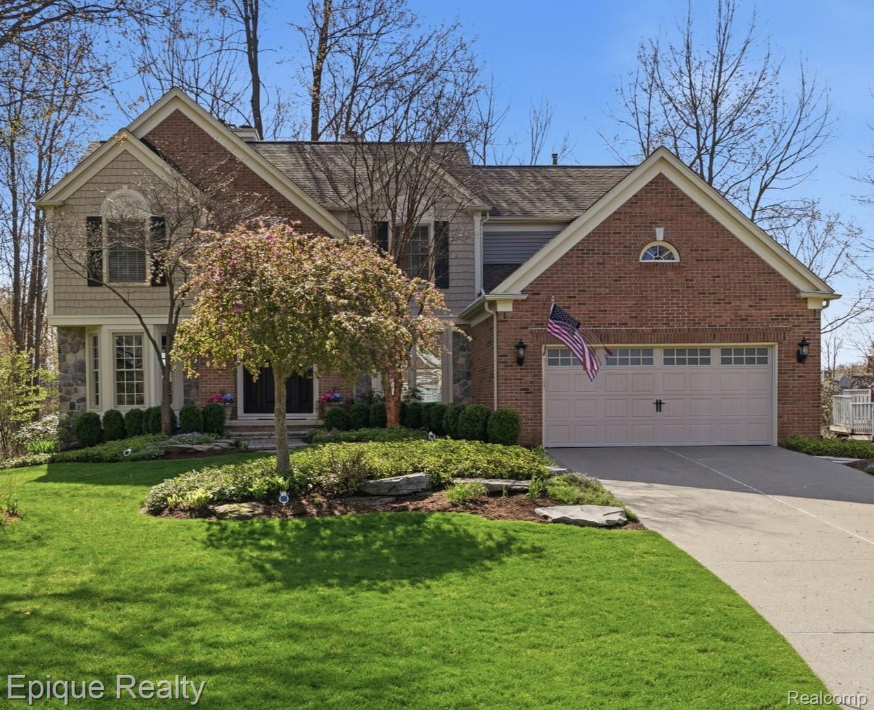 2568 Canoe Circle Drive, Orion Charter Township, MI, 48360