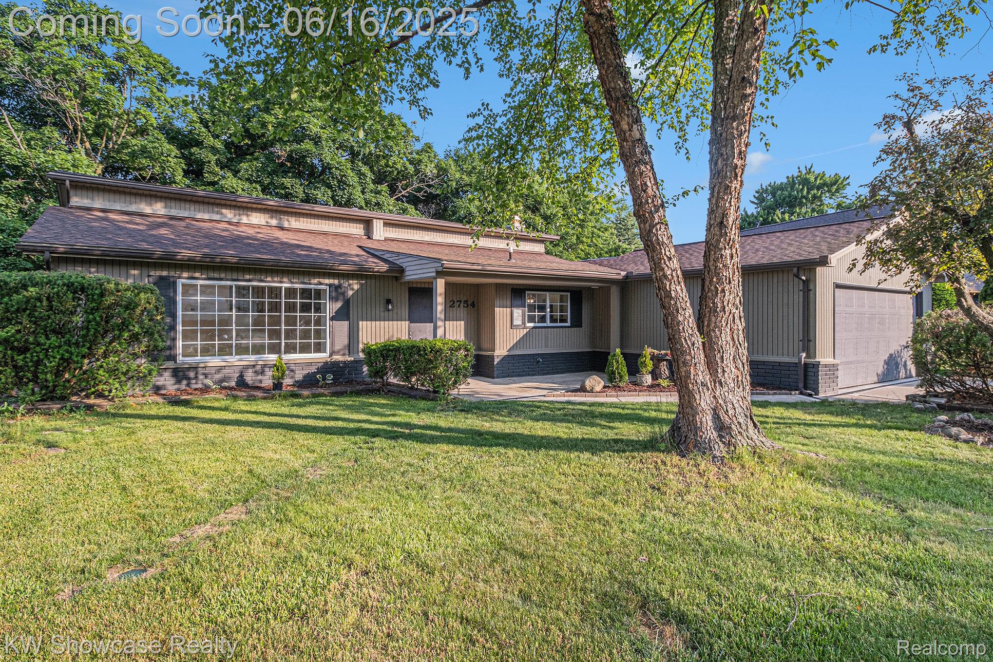 2754 Gemini Drive, Lake Orion Village, MI, 48360