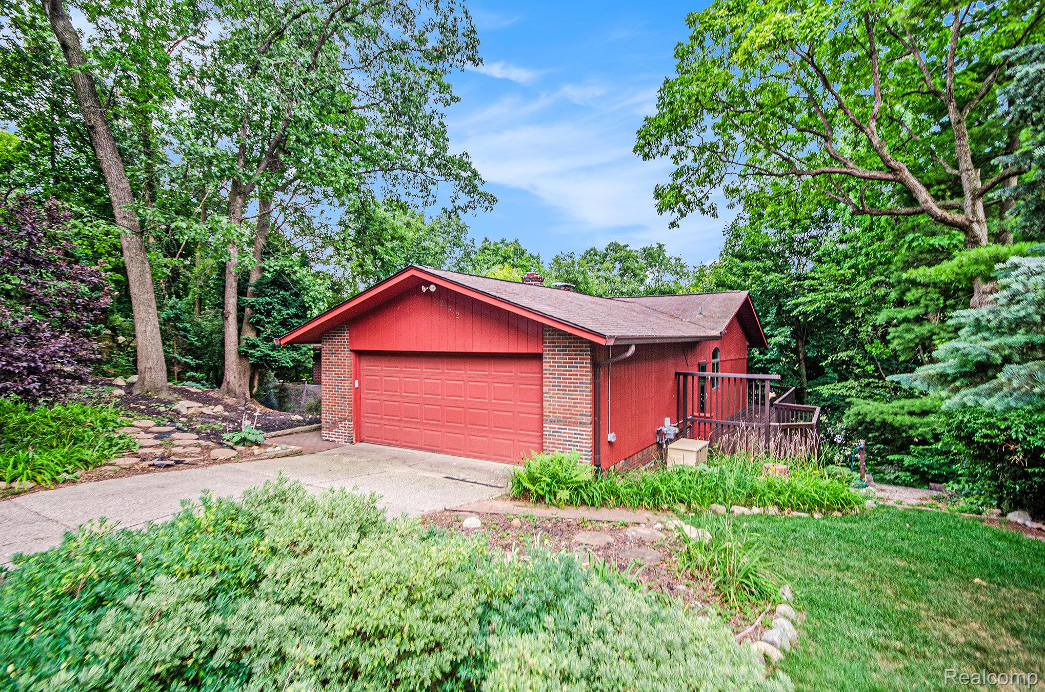 232 Pinnacle Drive, Orion Charter Township, MI, 48360